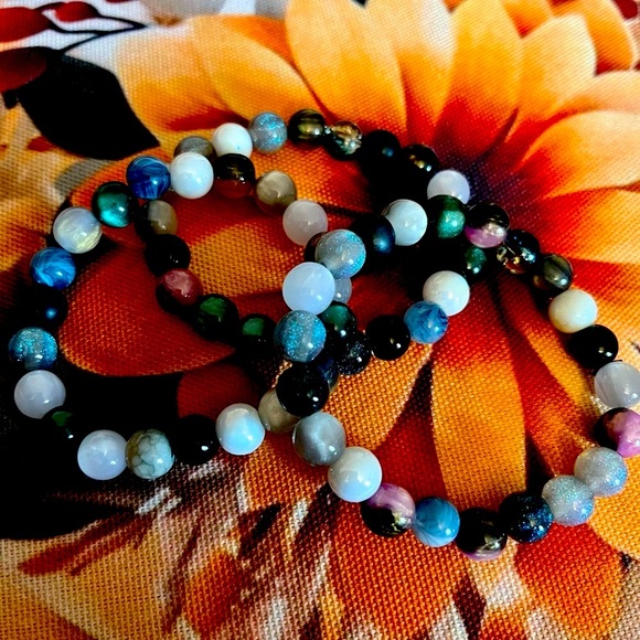 Set of 3 Multicolor Beaded Elestic Bracelets - Picture 2 of 2
